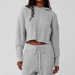 ALO Yoga Women's Gray Cable Knit Hoodie